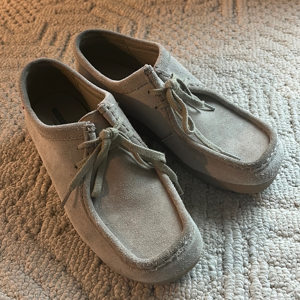 WOMEN'S CLARKS PADMORE OXFORDS - barely worn - brand new condition - size 9